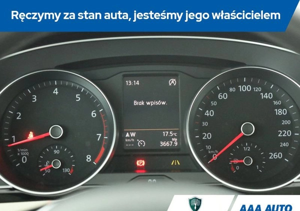 Volkswagen Passat cena 74000 przebieg: 87208, rok produkcji 2016 z Sobótka małe 254